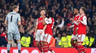 更是冠军捧 更是冠军捧